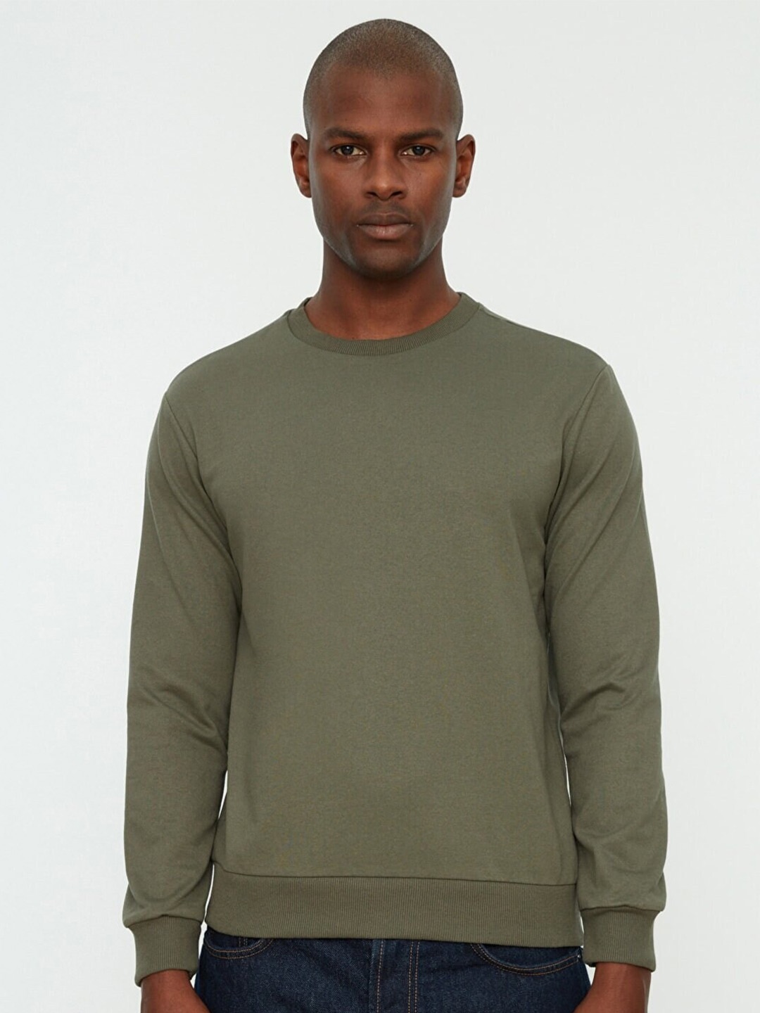 

Trendyol Men Olive Green Solid Cotton Sweatshirt