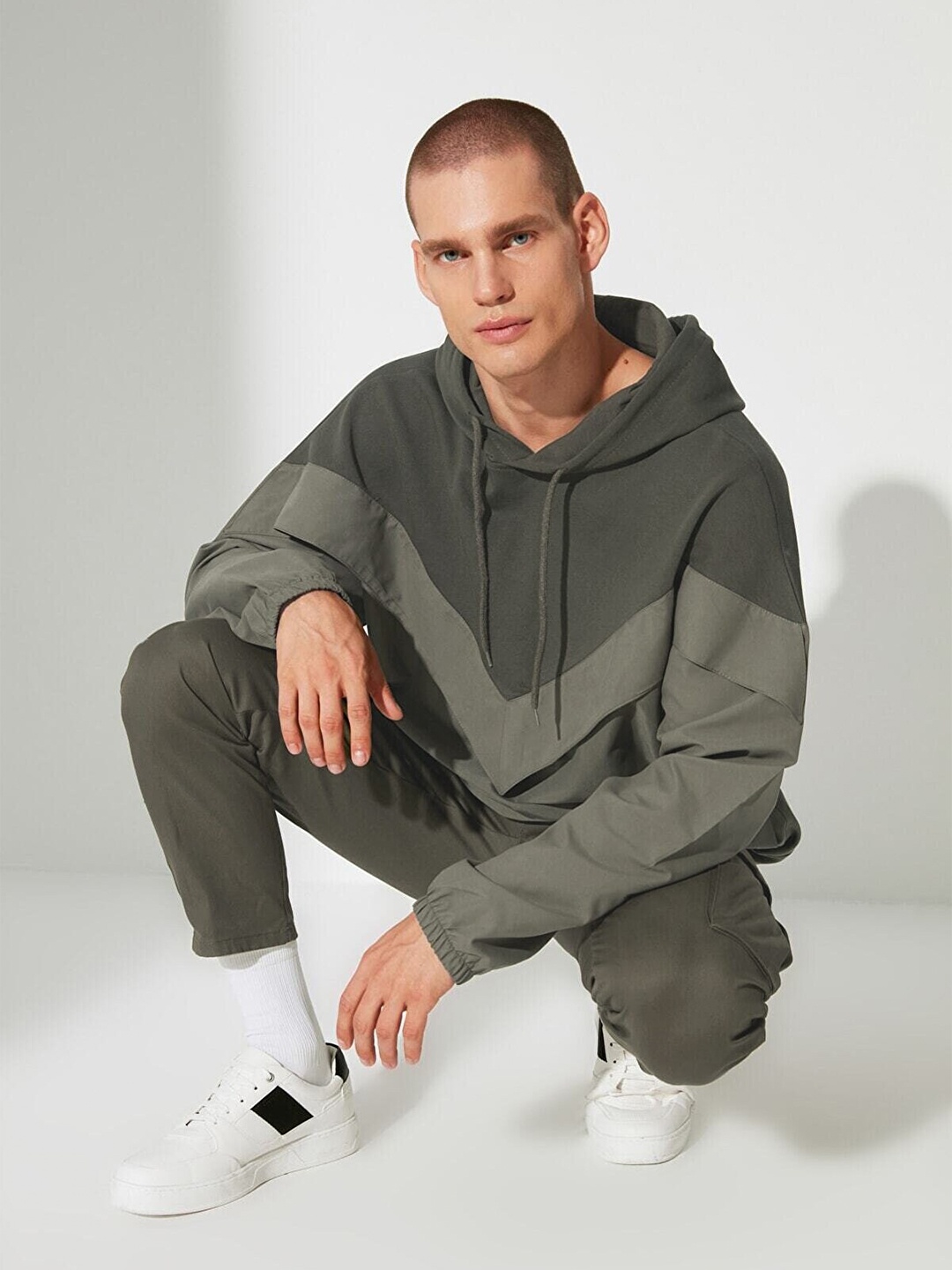 

Trendyol Men Khaki Sweatshirt