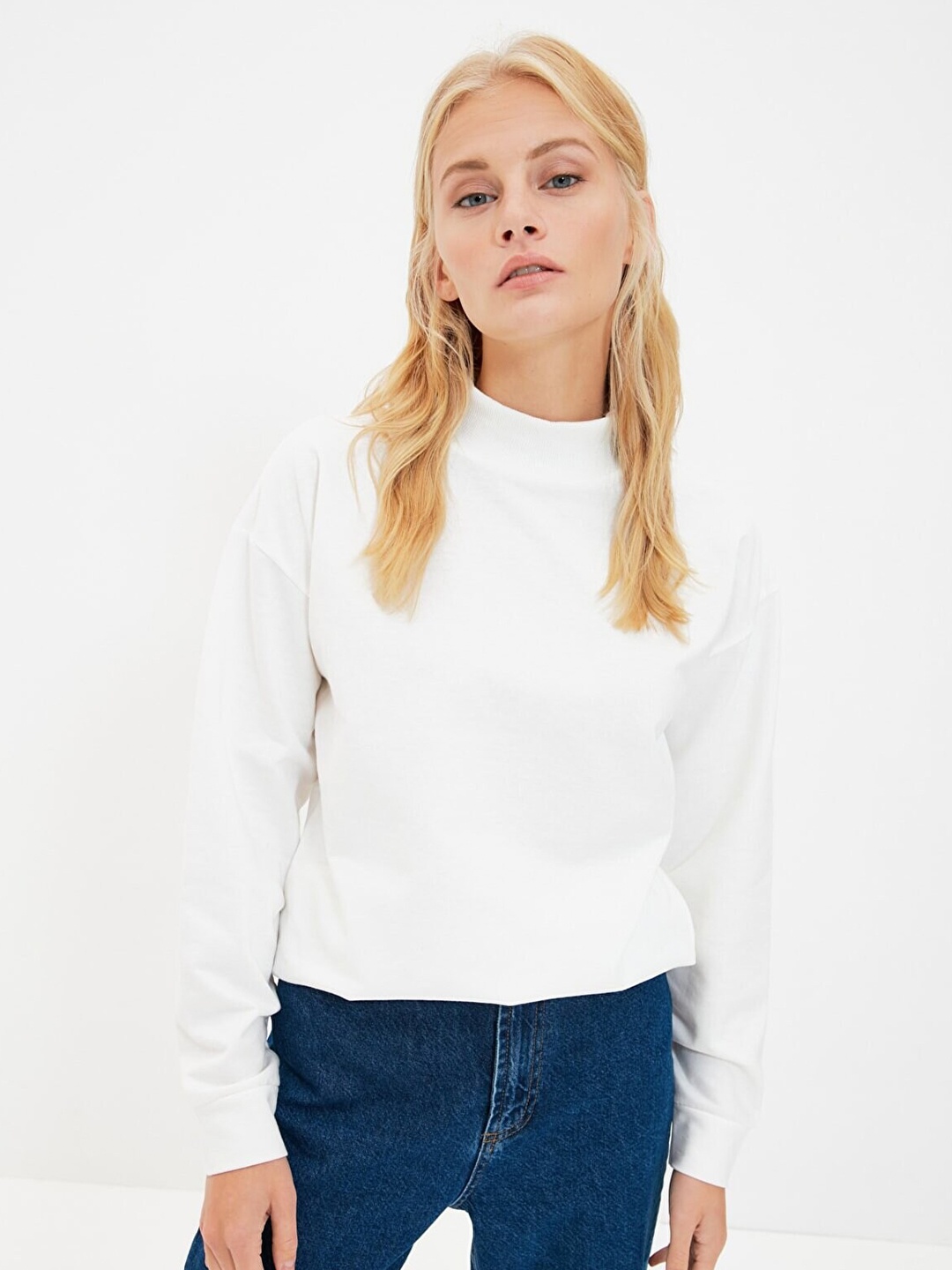 

Trendyol Women Off White High Neck Sweatshirt