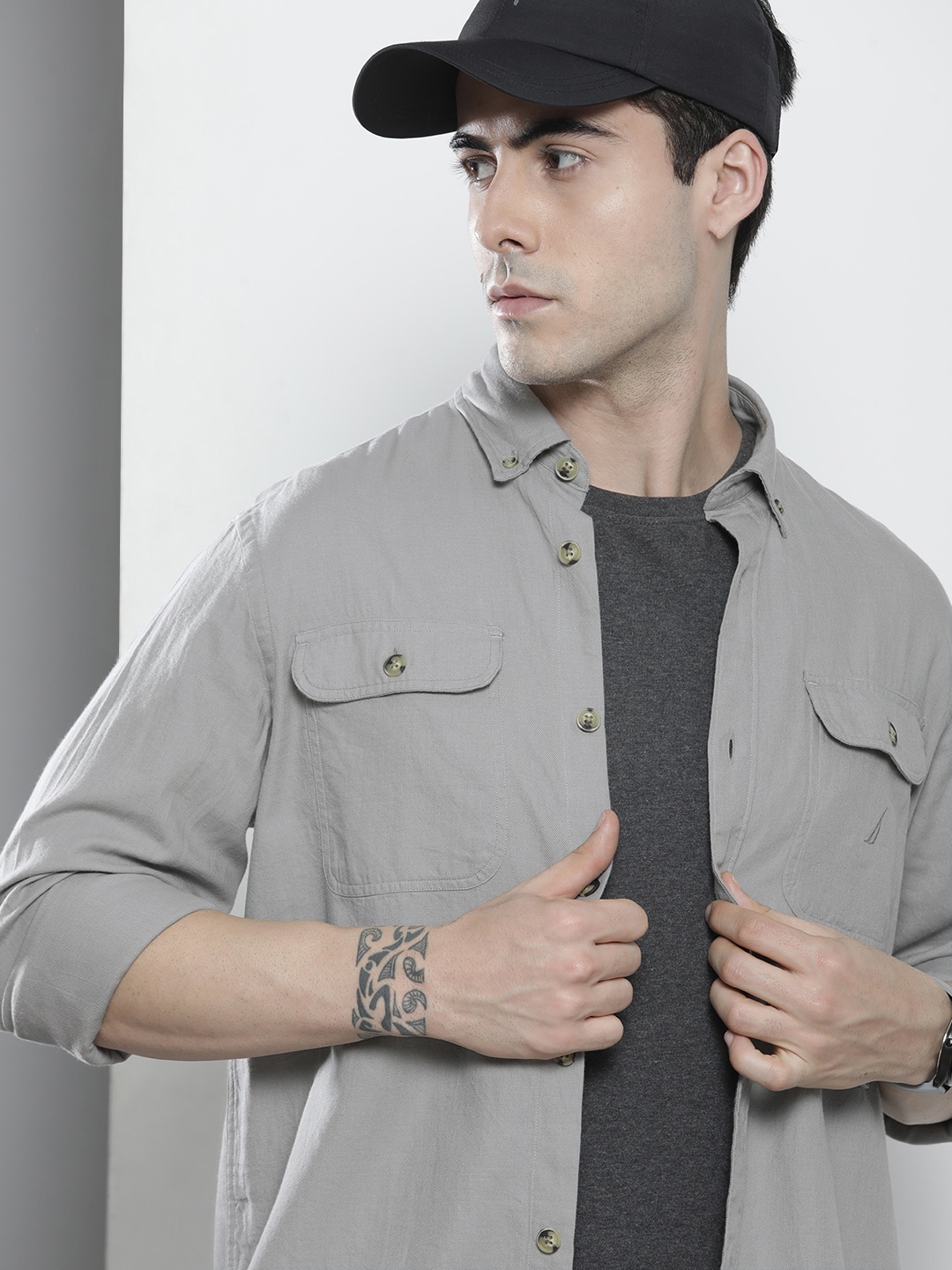 

Nautica Men Grey Solid Pure Cotton Classic Casual Shirt