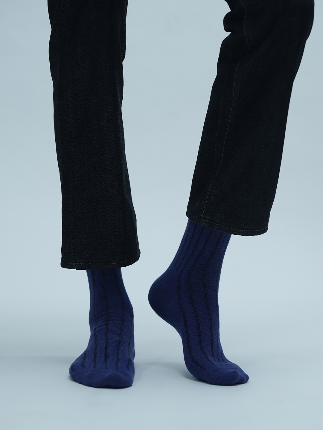 

Theater Men Blue Calf-Length Socks