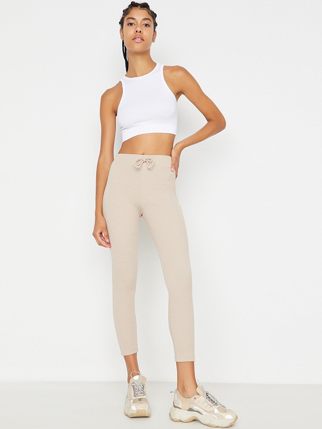 

Trendyol Women Beige Solid Ribbed Tights
