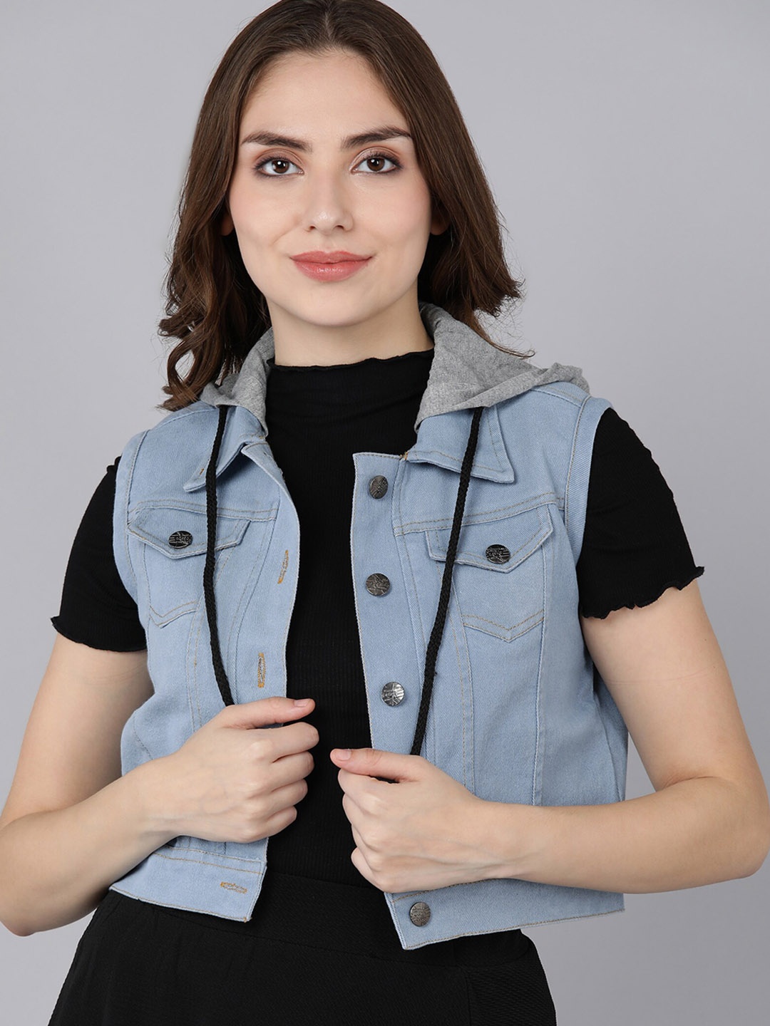 

MONTREZ Women Blue Washed Crop Denim Jacket