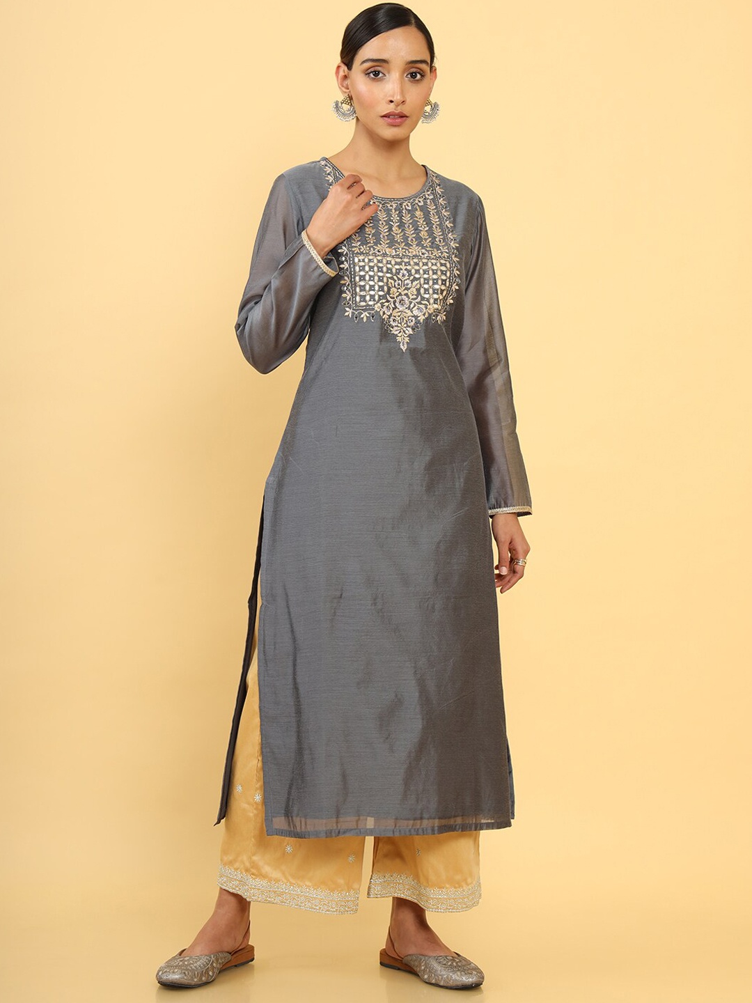 

Soch Women Grey & Gold-Toned Floral Embroidered Flared Sleeves Thread Work Kurta