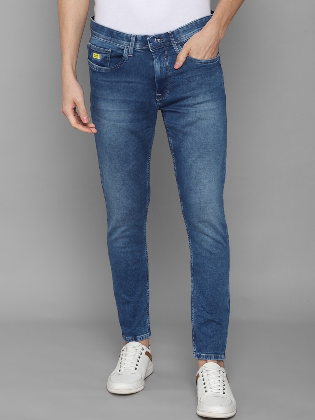 

Allen Solly Sport Men Navy Blue Skinny Fit Heavy Fade Jeans