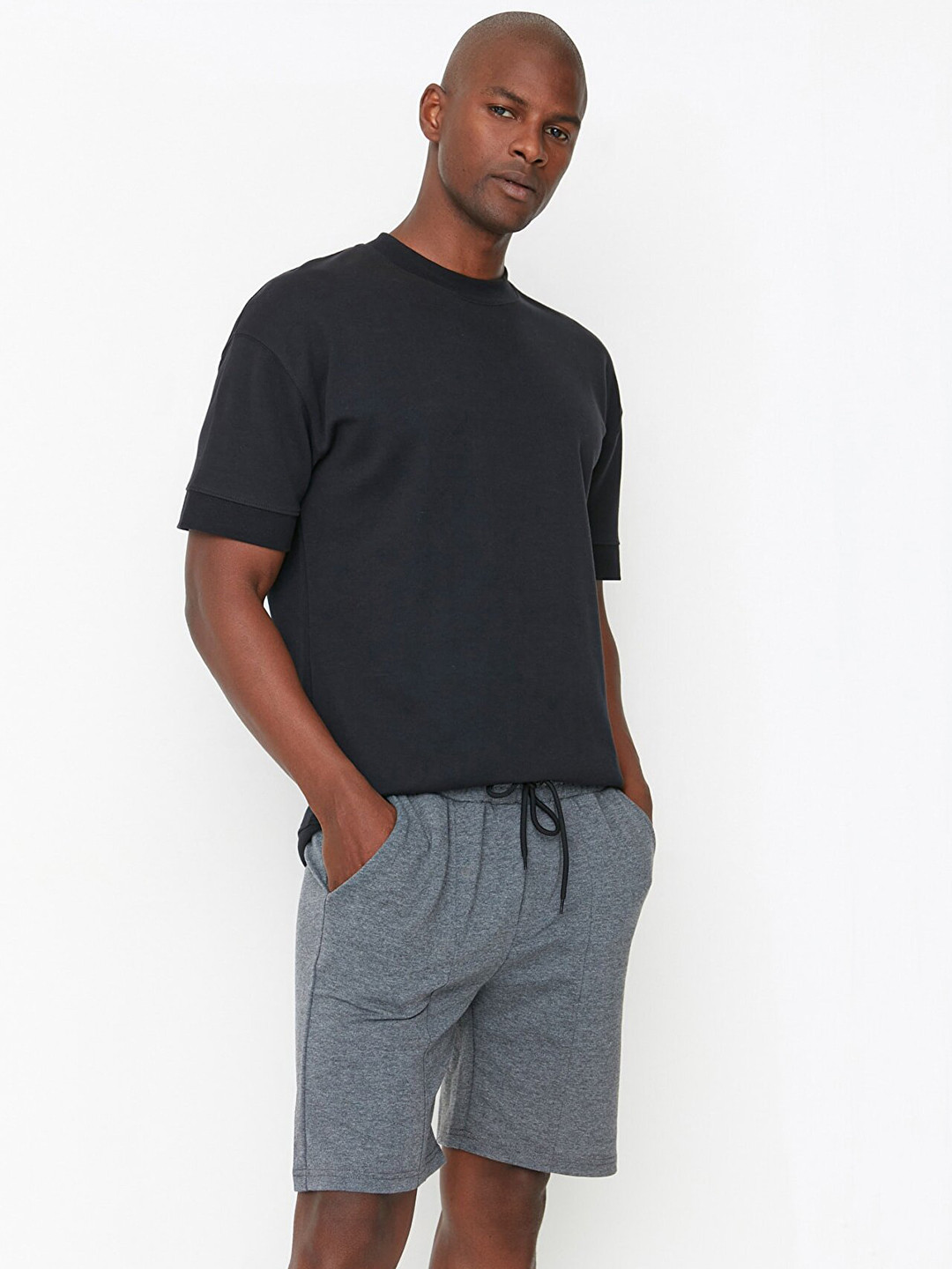 

Trendyol Men Grey Solid Regular Fit Shorts