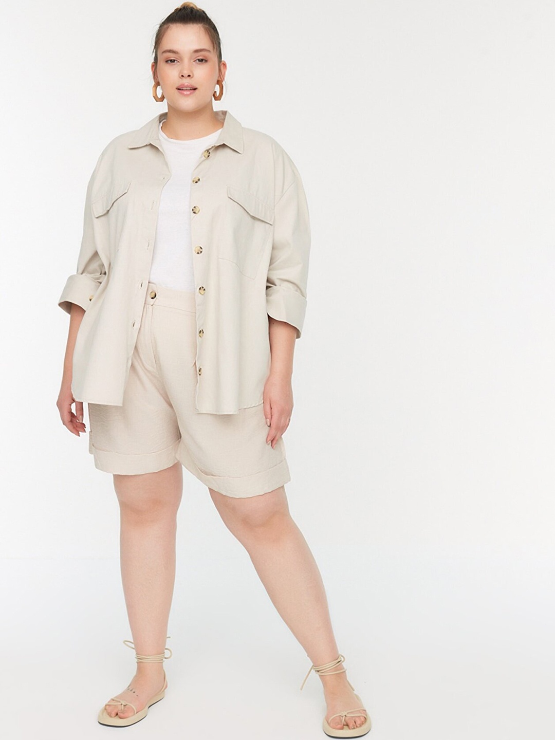 

Trendyol Women Beige Shorts