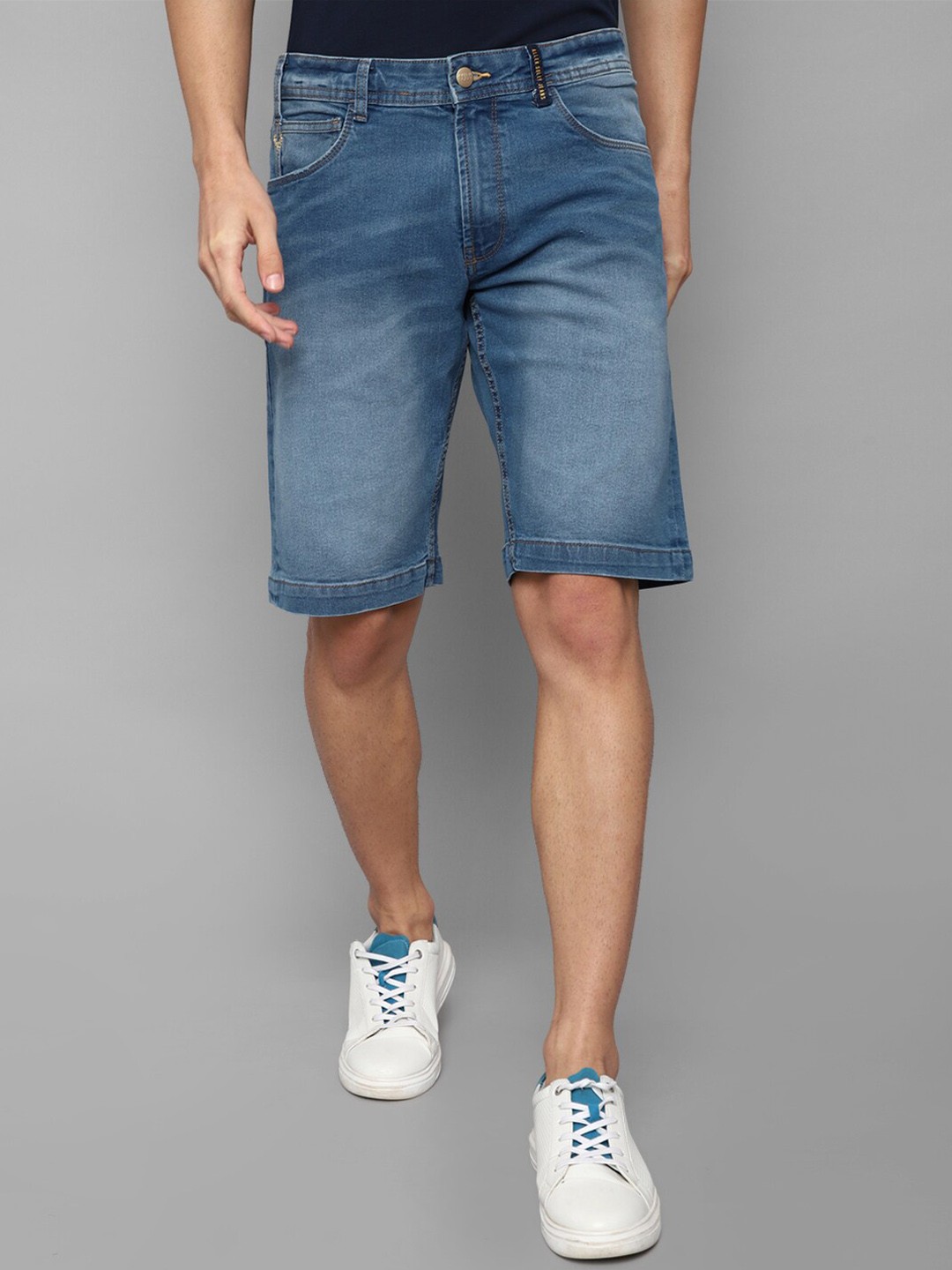 

Allen Solly Sport Men Blue Washed Denim Shorts
