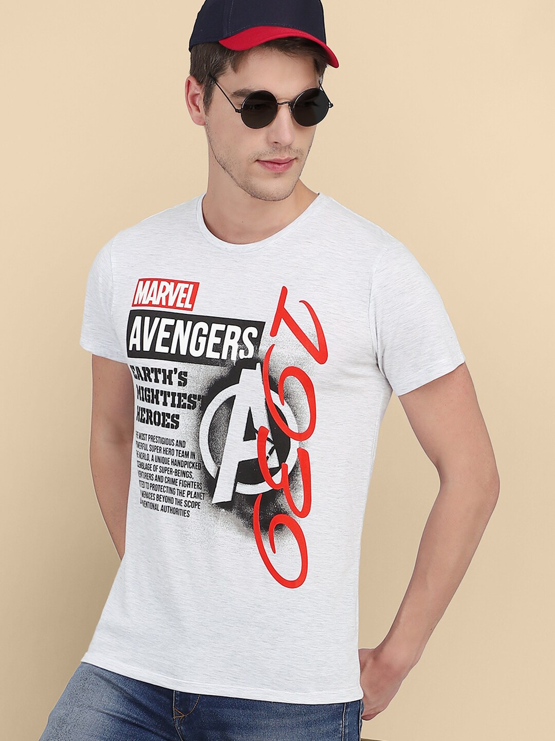 

Free Authority Men White Avengers Printed Applique T-shirt