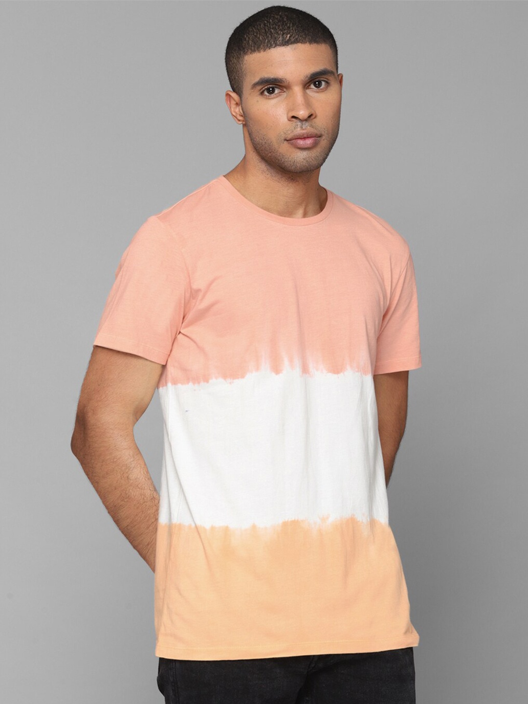 

Allen Solly Sport Men Peach-Coloured & White Tie and Dye Dyed Pure Cotton Slim Fit T-shirt