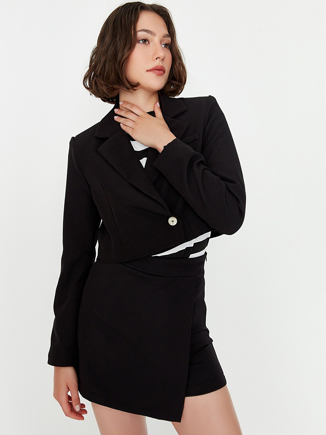 

Trendyol Women Black Striped Crop Tailored Jacket