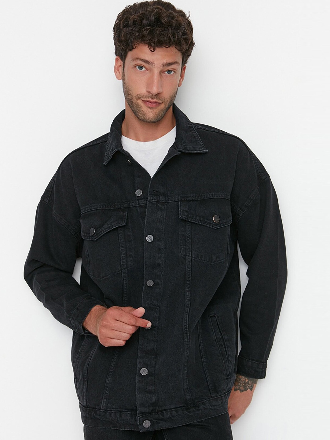 

Trendyol Men Charcoal Washed Denim Jacket