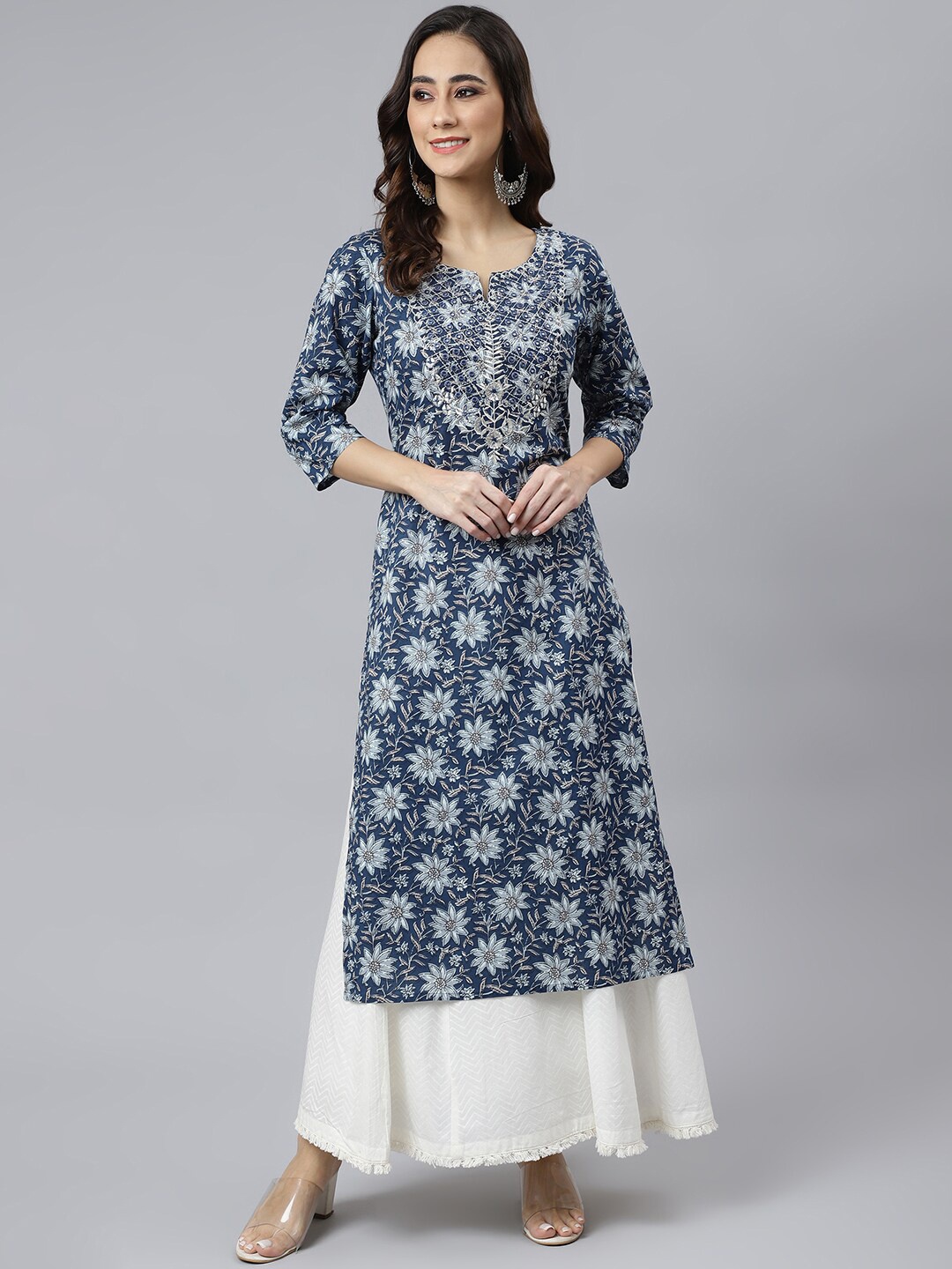 

Janasya Women Navy Blue Cotton Floral Block Print Straight Kurta