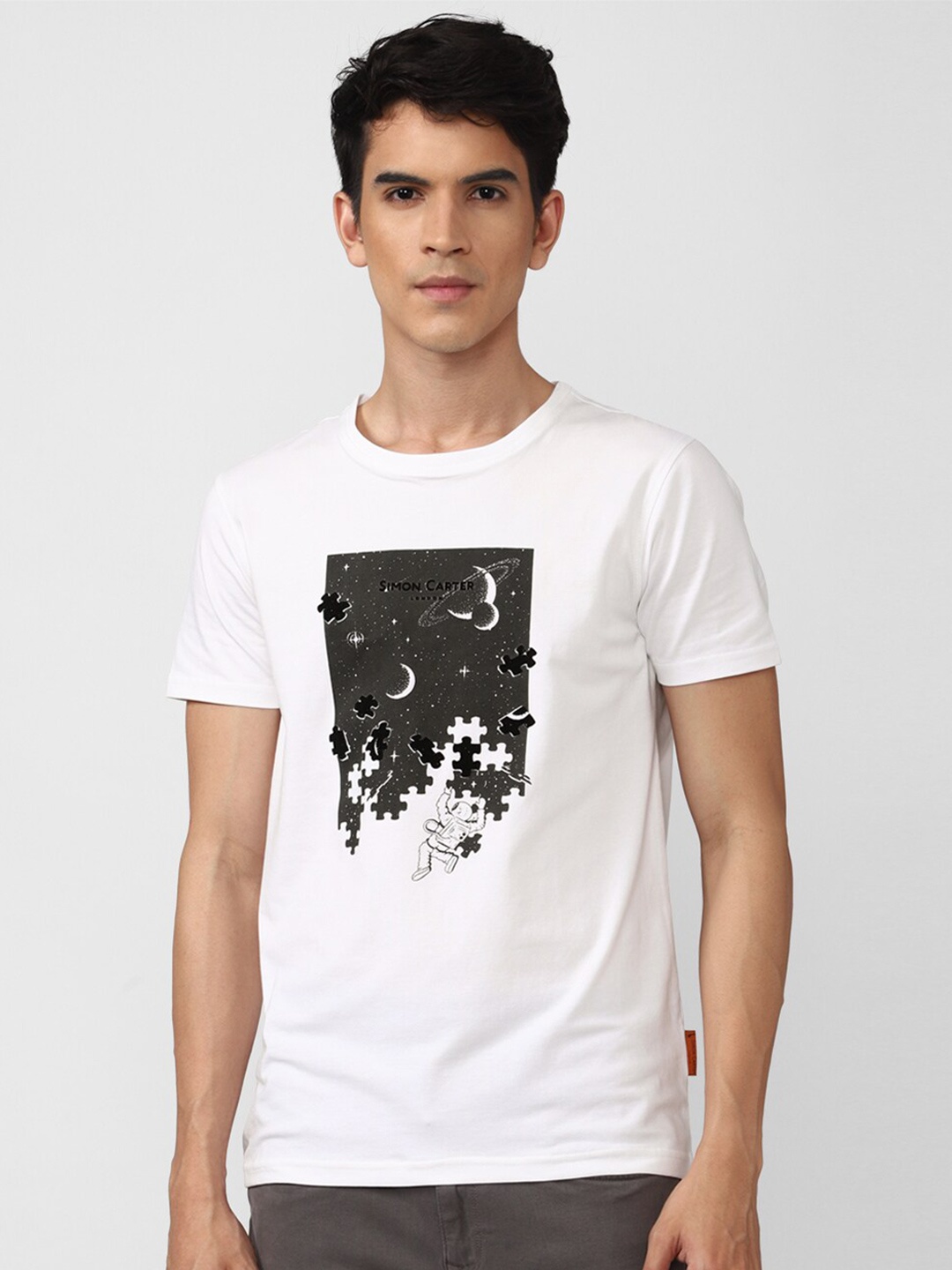 

SIMON CARTER LONDON Men White Typography Printed Slim Fit T-shirt