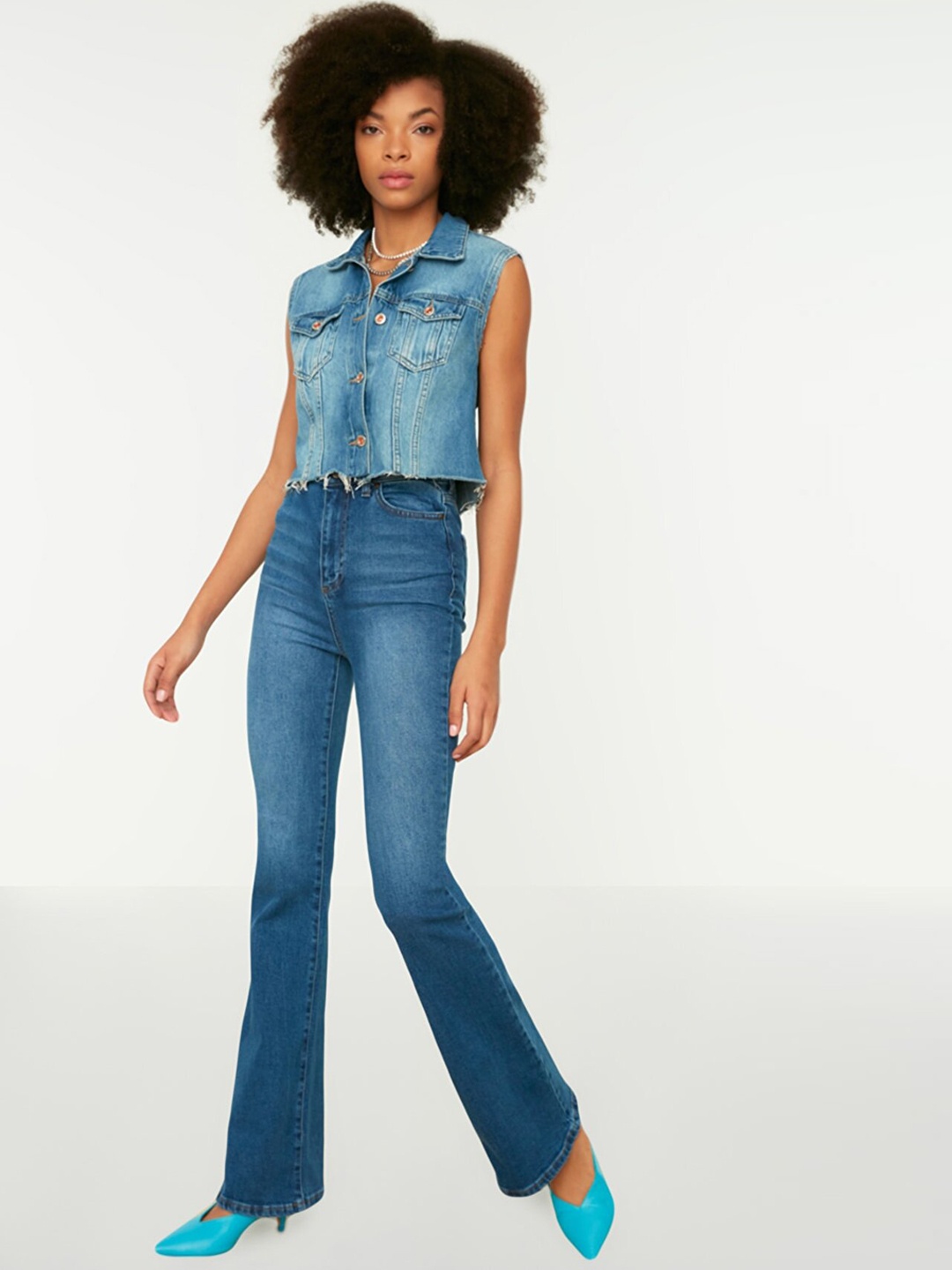 

Trendyol Women Navy Blue Light Fade Jeans