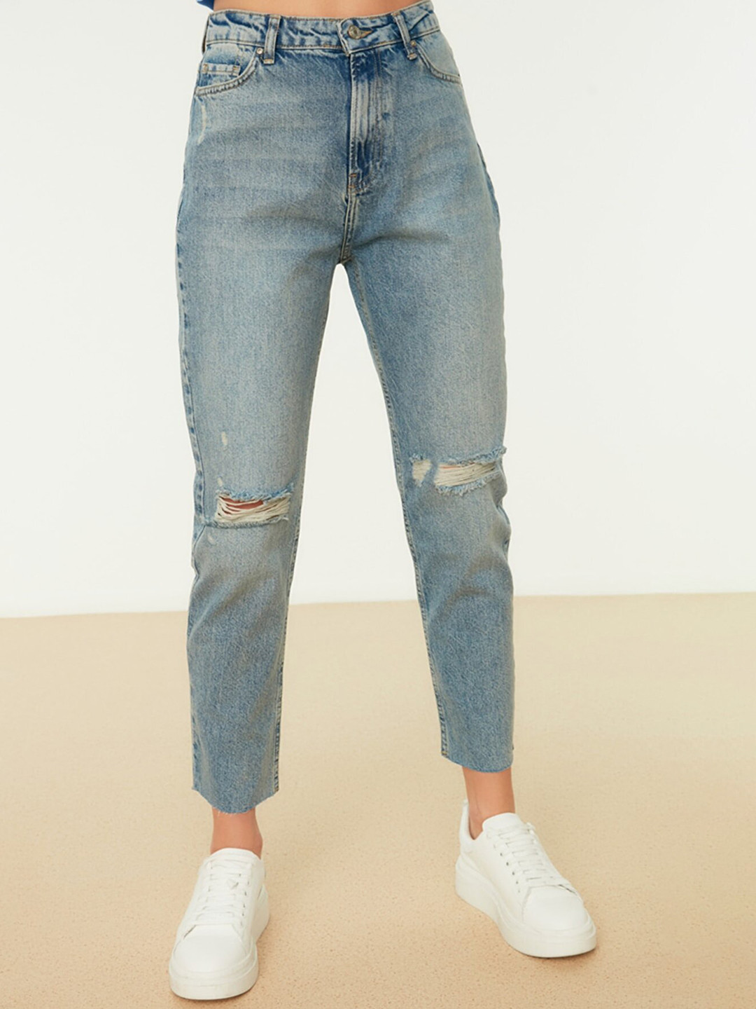 

Trendyol Women Blue Cotton Slash Knee Light Fade Jeans