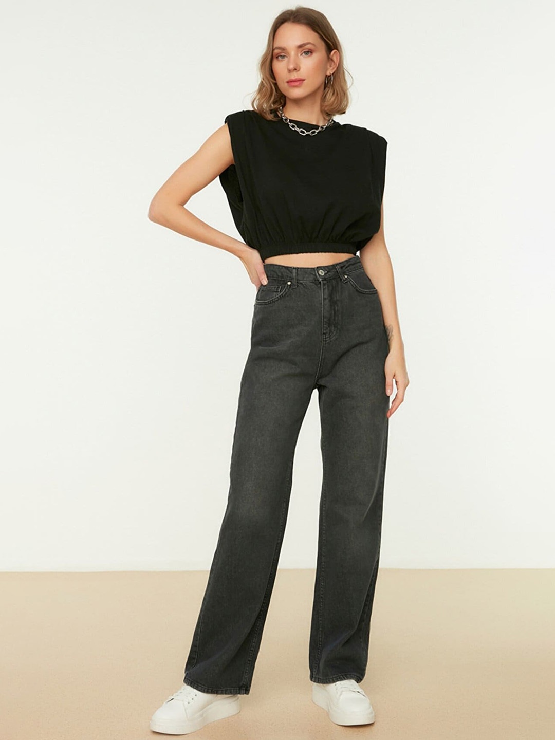 

Trendyol Women Charcoal Light Fade Jeans
