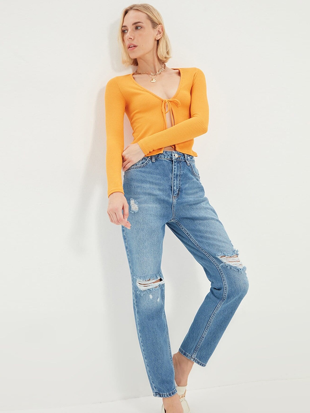 

Trendyol Women Blue Slash Knee Light Fade Jeans