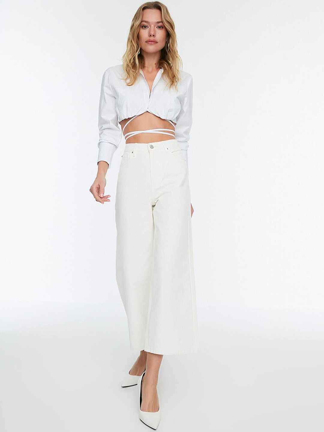 

Trendyol Women Off White Solid Slash Knee Jeans