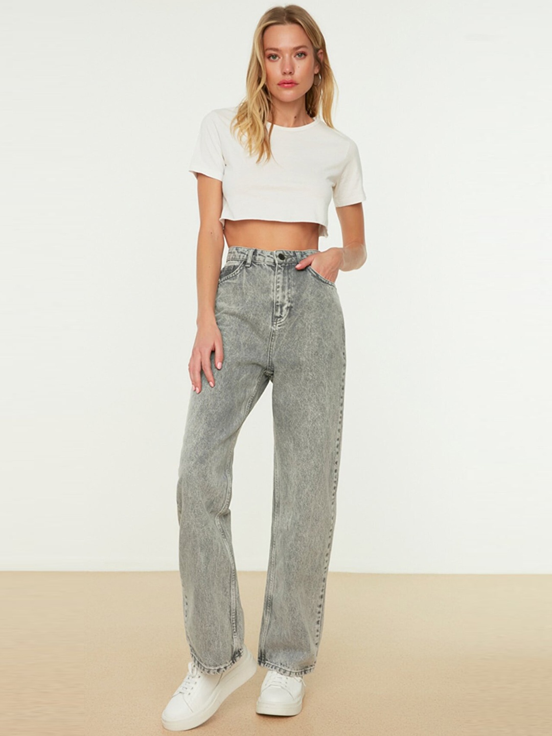 

Trendyol Women Grey Low Distress Jeans