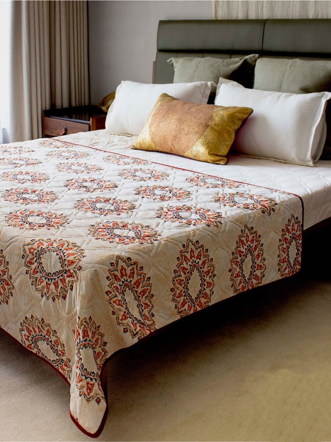 

URBAN SPACE Off White & Orange Floral AC Room 120 GSM Double Bed Quilt