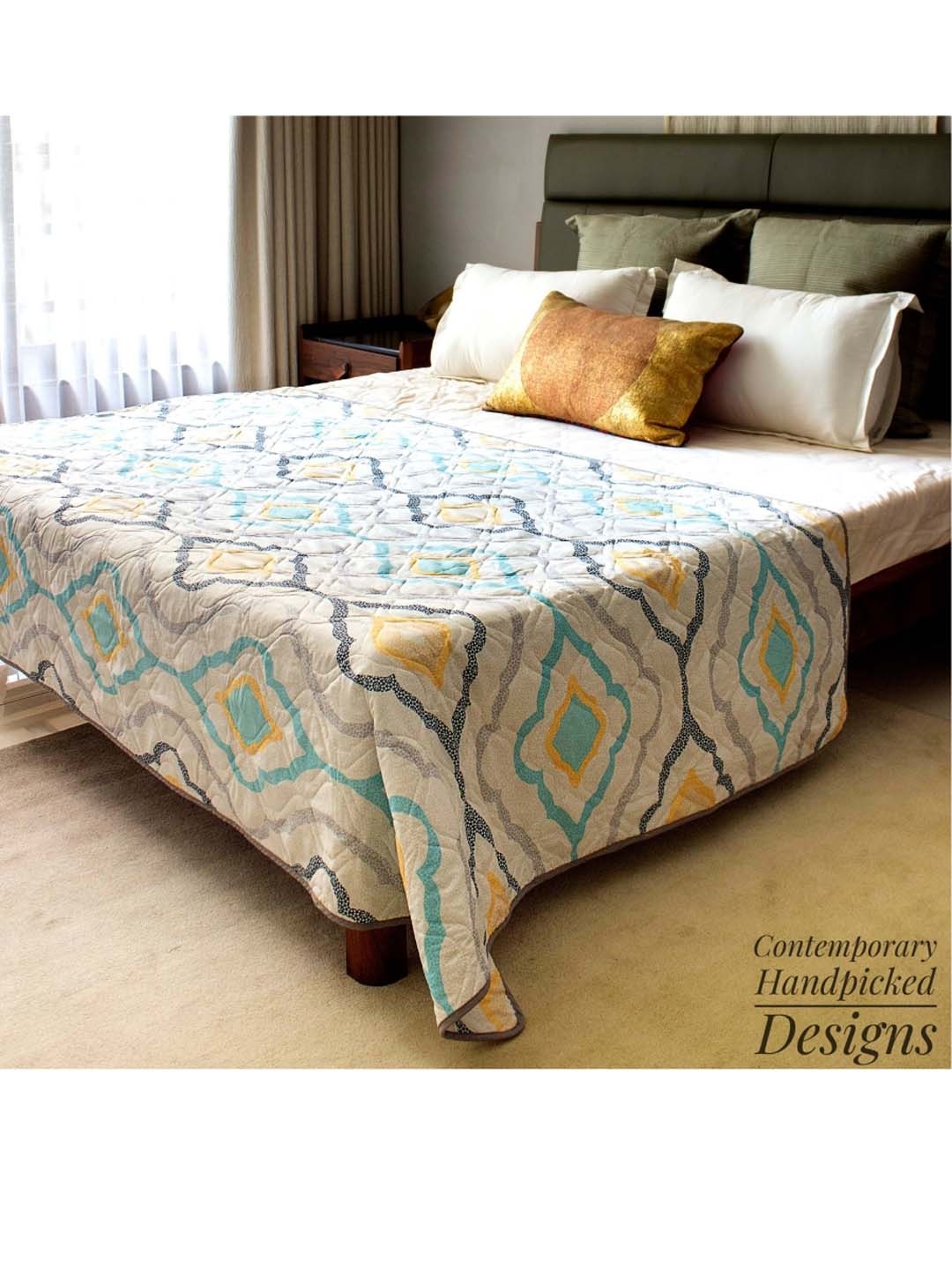 

URBAN SPACE Cream-Coloured & Blue Geometric AC Room 120 GSM Double Bed Quilt