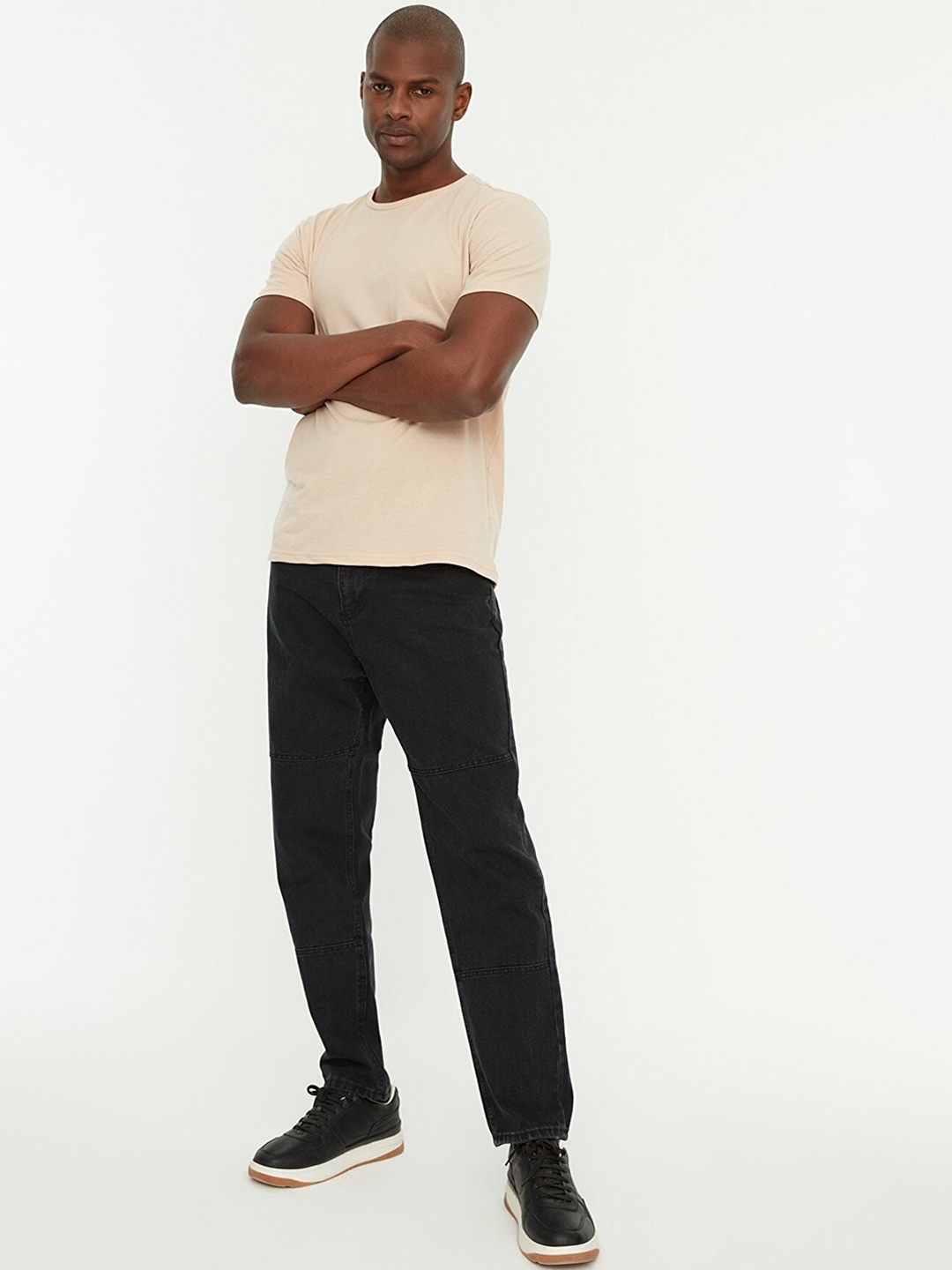 

Trendyol Men Black Mid Rise Regular Jeans