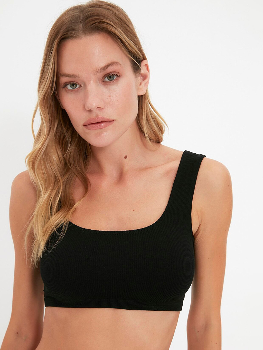 

Trendyol Black Lightly Padded Bra