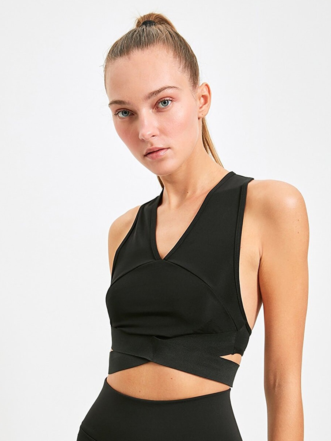 

Trendyol Black Seamless Lightly Padded Non-Wired Super Support Bra