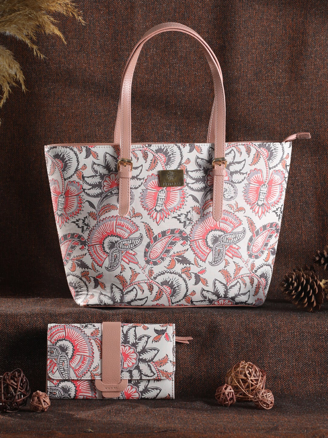 

Priyaasi Women Pink Floral Motif Tote Bag