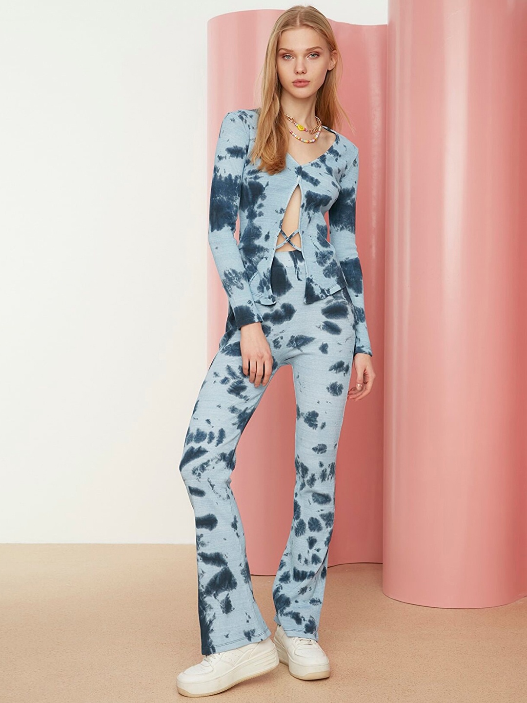 

Trendyol Women Blue & Navy Blue Printed Top with Trousers