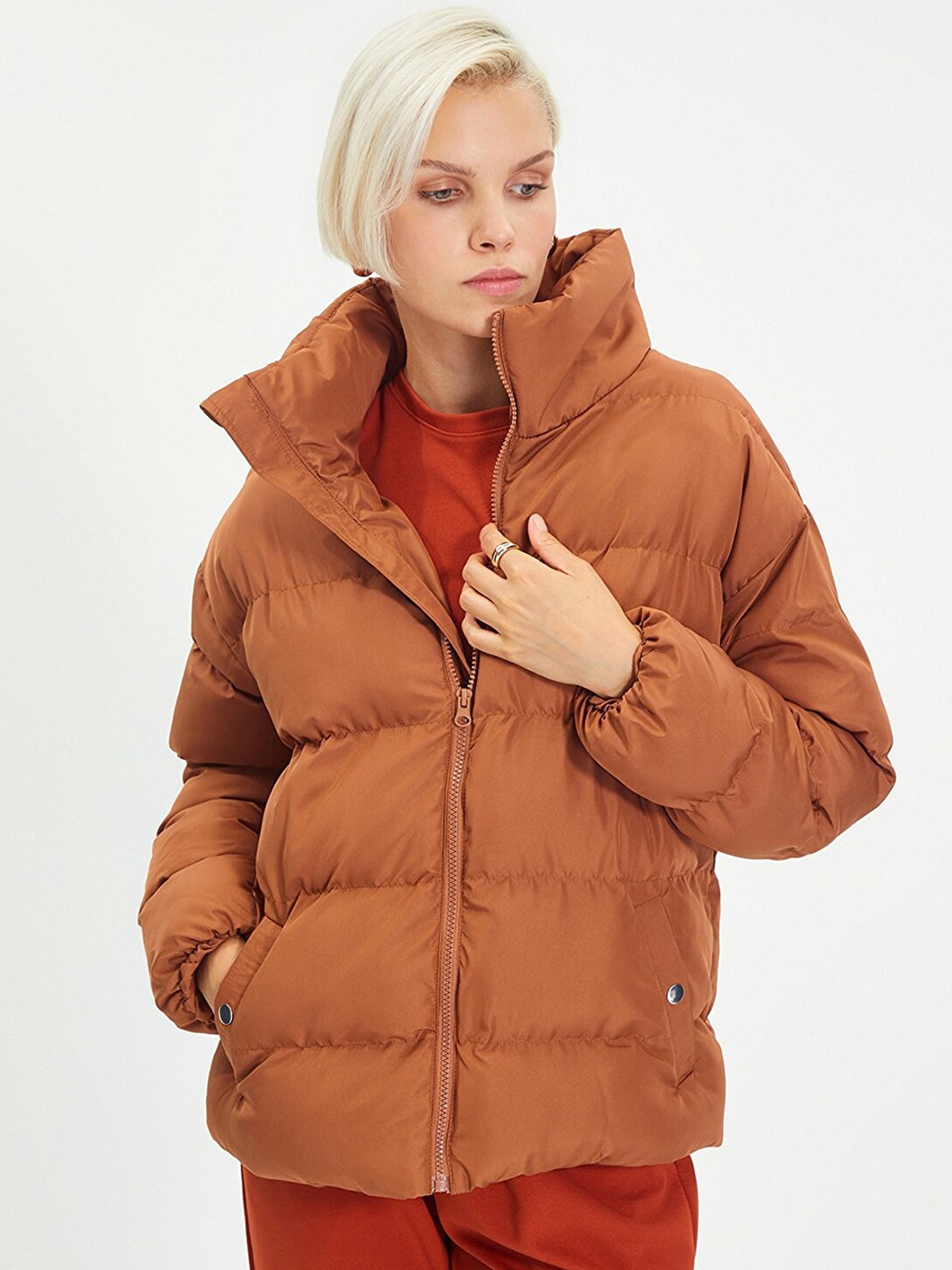 

Trendyol Women Brown Solid Puffer Jacket
