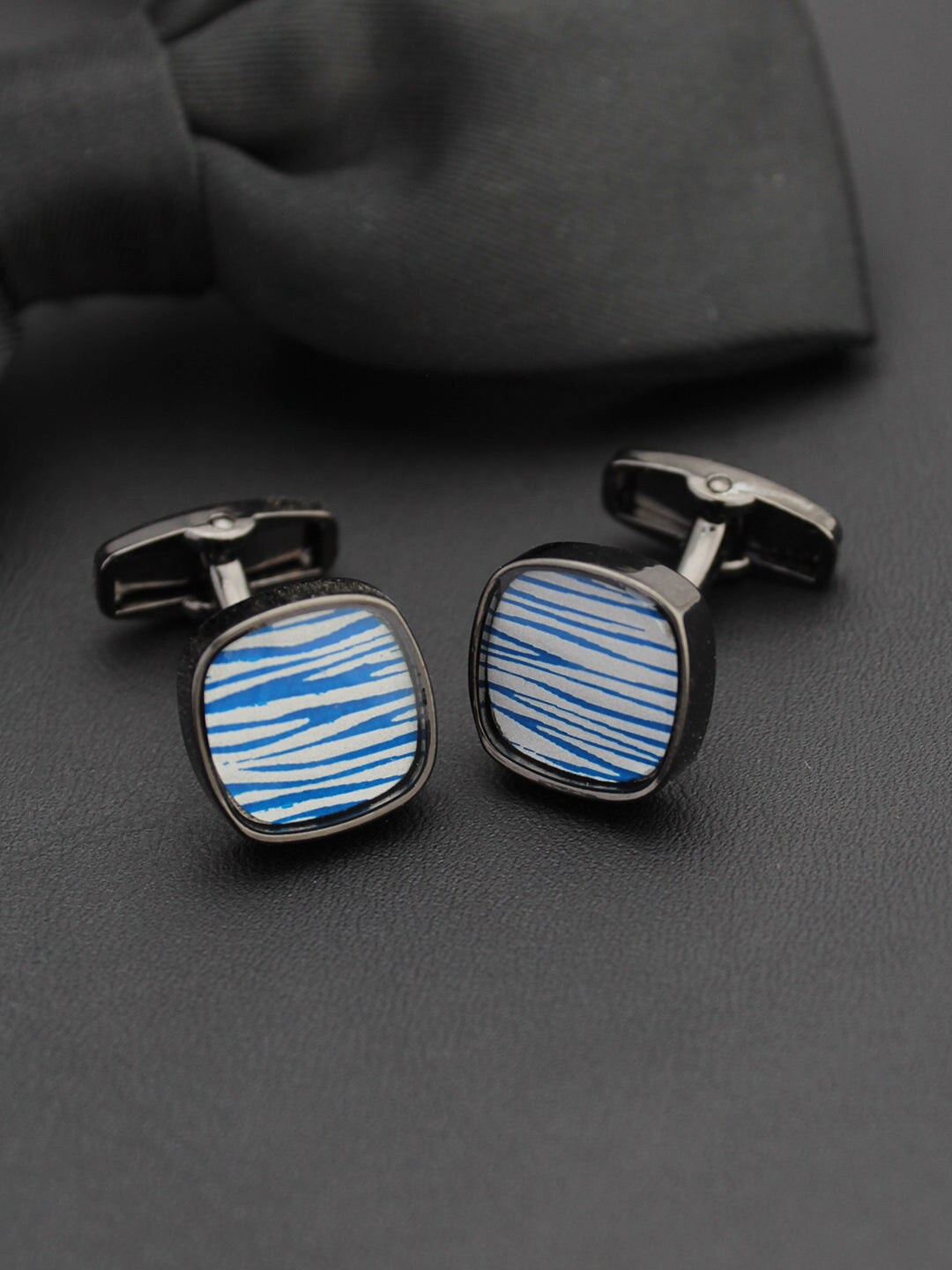 

Kavove Men Blue & Black Cufflink
