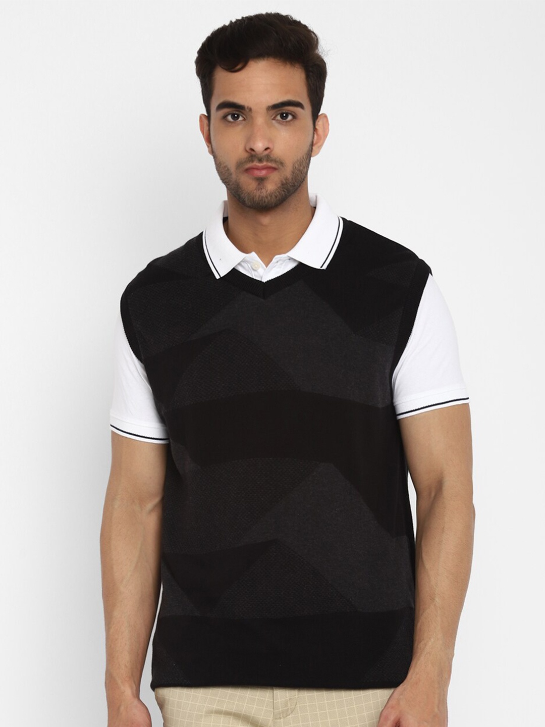 

Turtle Men Black & Grey Colourblocked Cotton Pullover