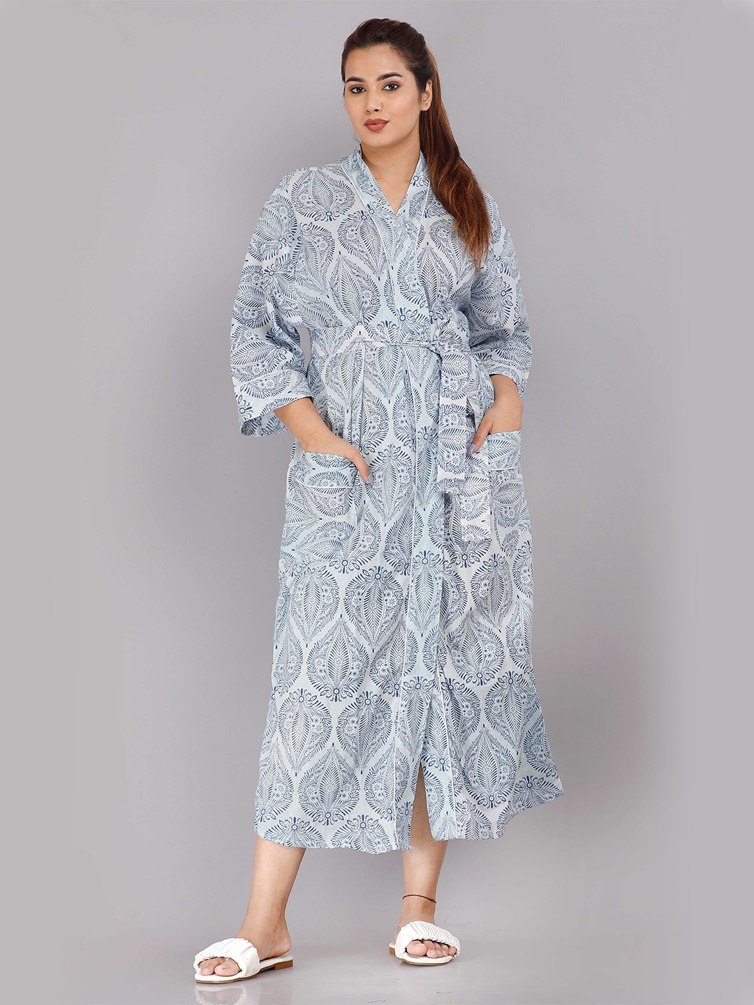 

SHOOLIN Women Blue Printed Nightdress