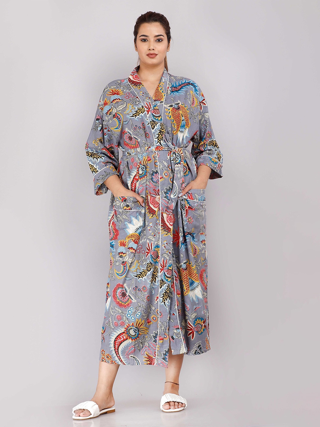 

SHOOLIN Women Grey Printed Kimono Nightdress