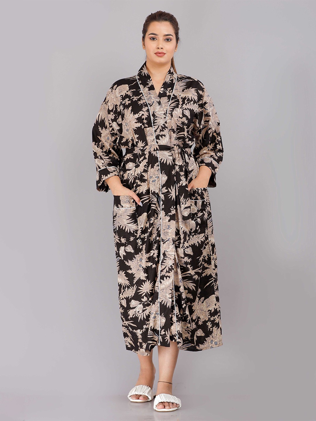 

SHOOLIN Black Printed Nightdress