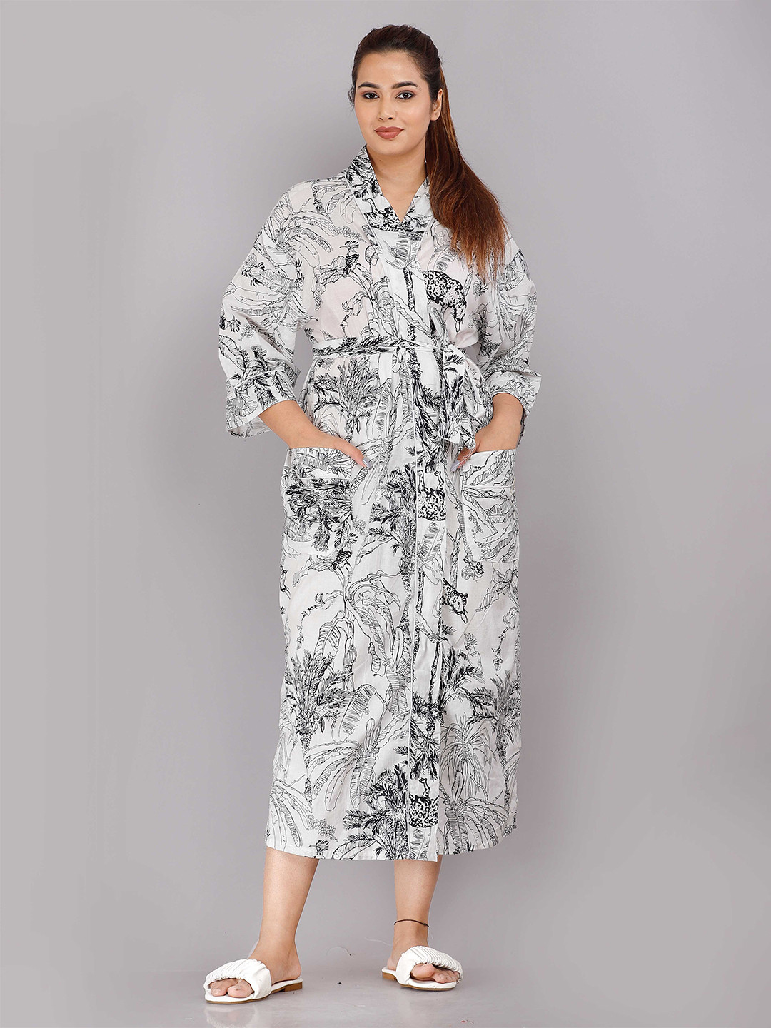 

SHOOLIN Women White Printed Nightdress