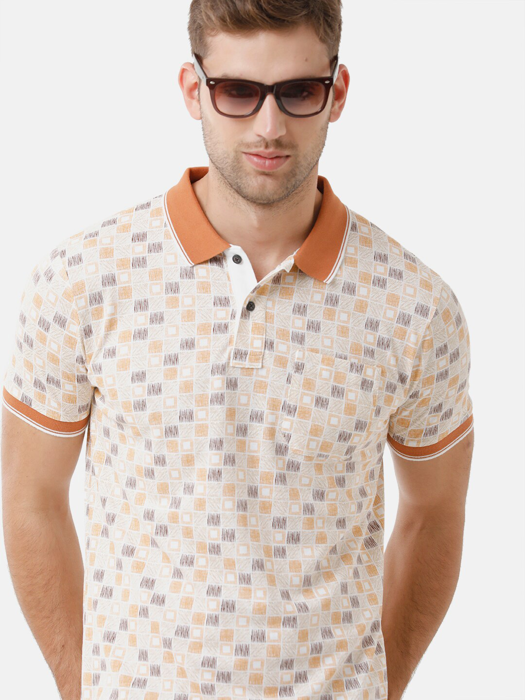

Classic Polo Men Beige Printed Polo Collar Slim Fit T-shirt