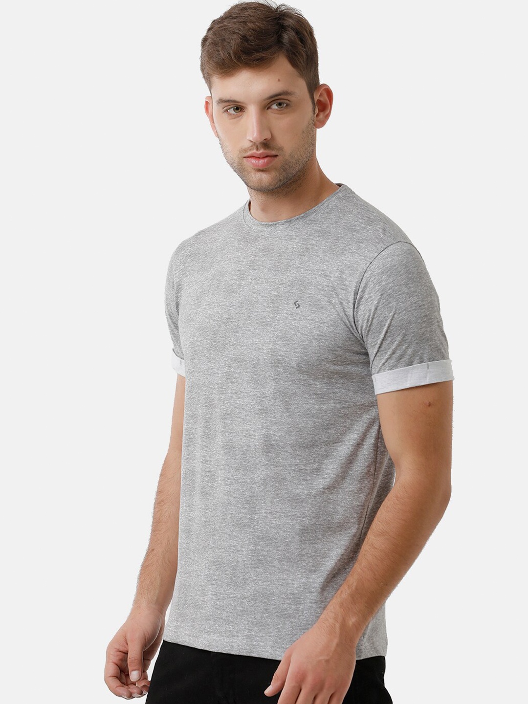 

Classic Polo Men Grey Solid Slim Fit T-shirt