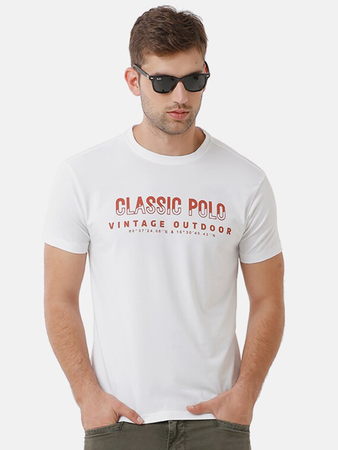 

Classic Polo Men White & Red Brand Logo Printed Slim Fit T-shirt