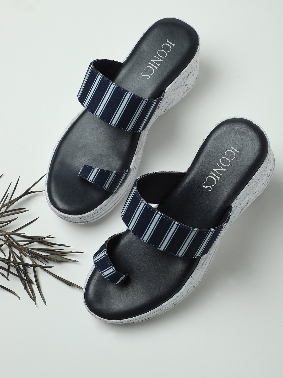 

ICONICS Navy Blue Wedge Pumps with Bows