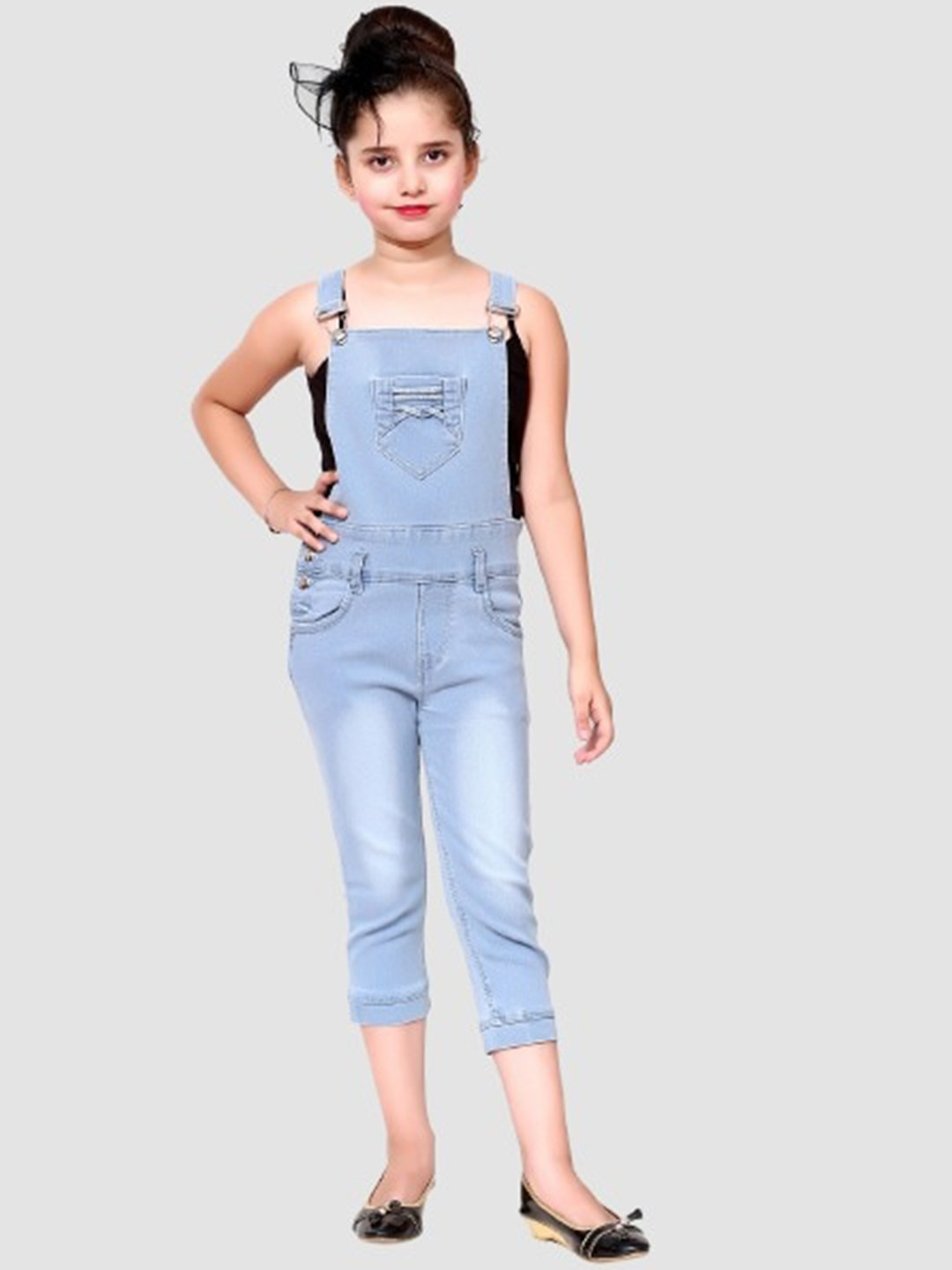 

Elendra jeans Girls Blue Solid Slim-Fit Dungarees