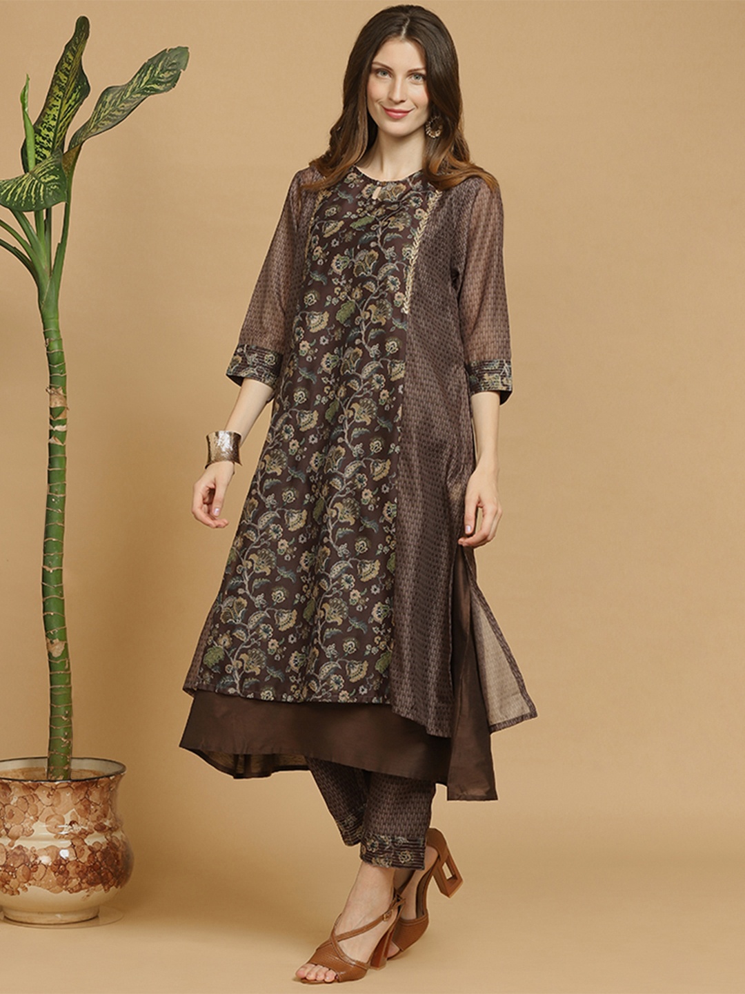 

Indifusion Women Brown Ethnic Motifs Printed Kurta with Trousers