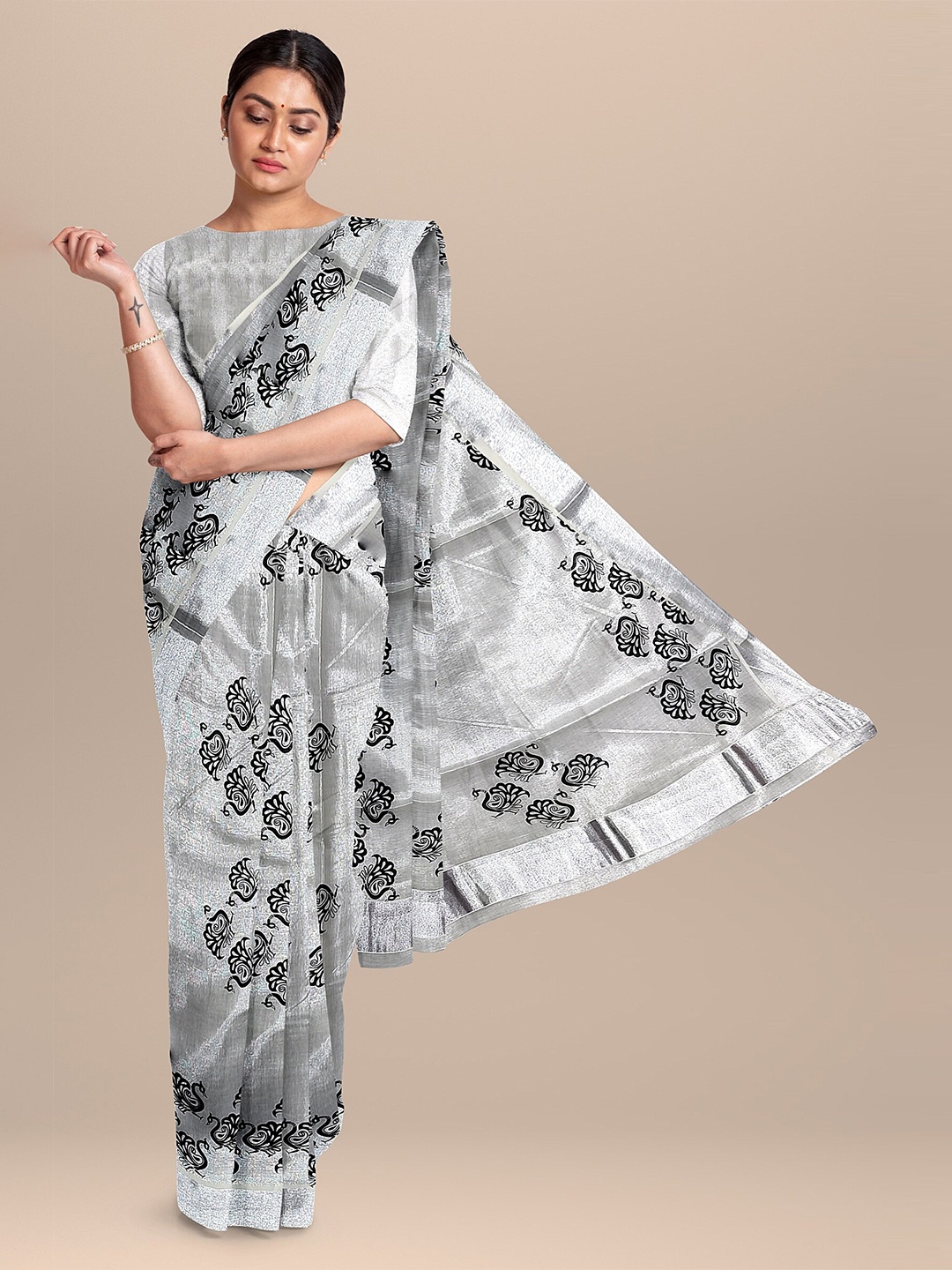 

The Chennai Silks Off White & Black Ethnic Motifs Zari Pure Cotton Fusion Kasavu Saree