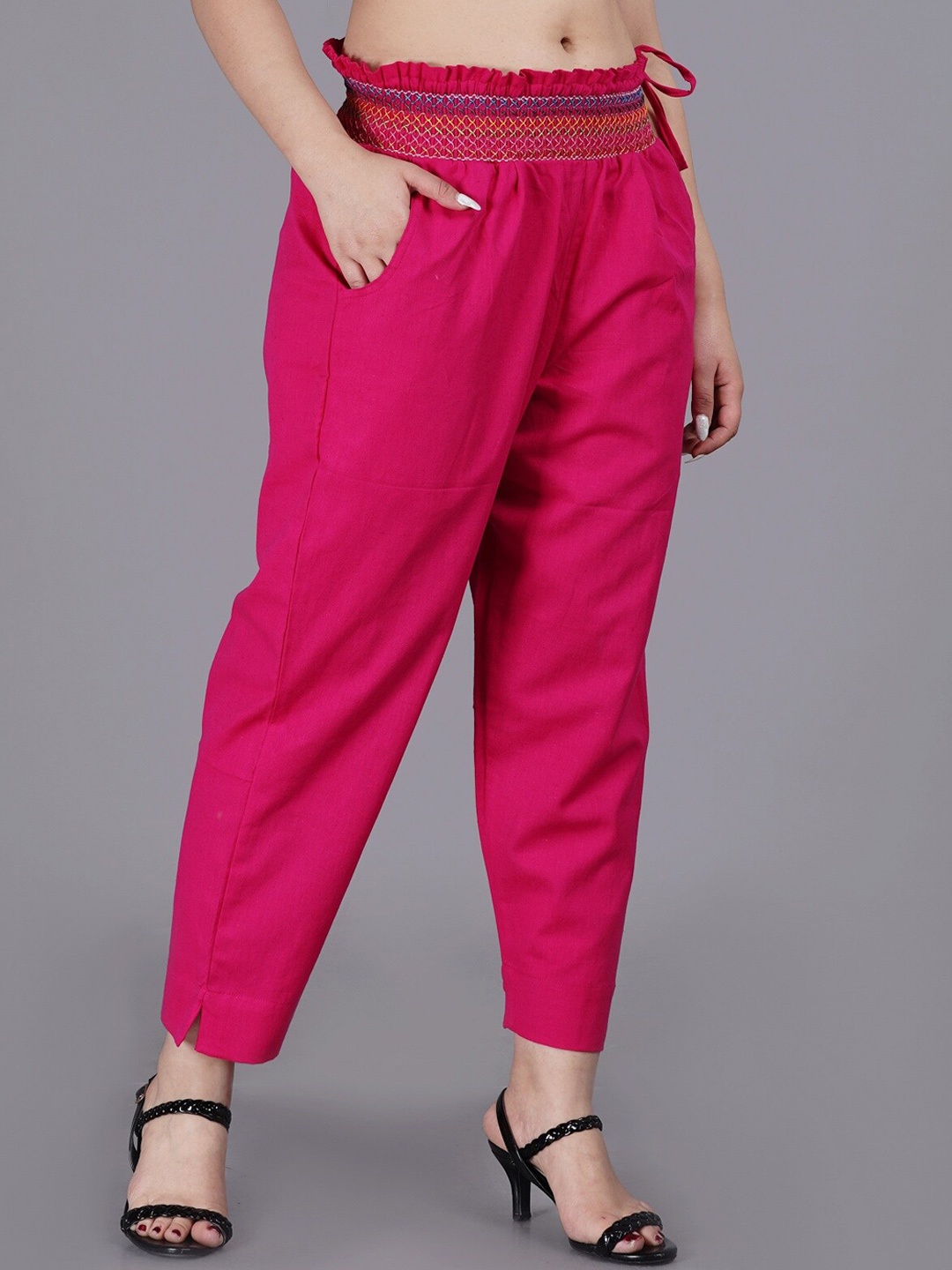 

SUMAVI-FASHION Women Rose Pleated Trousers