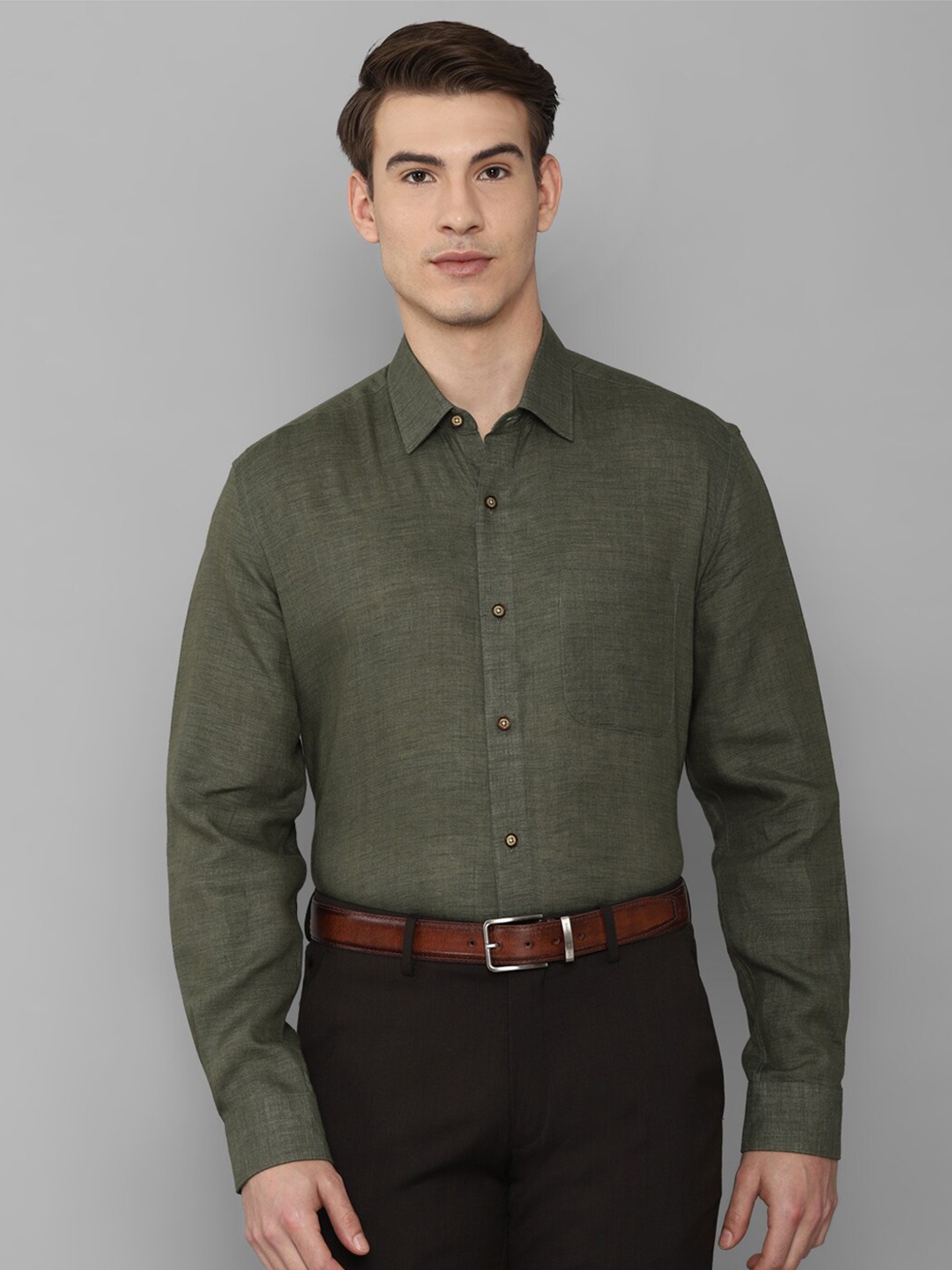 

Luxure by Louis Philippe Men Olive Green Solid Slim Fit Formal Shirt