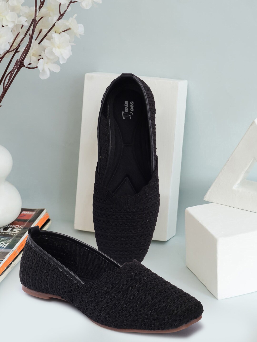 

TWIN TOES Women Black Ballerinas Flats