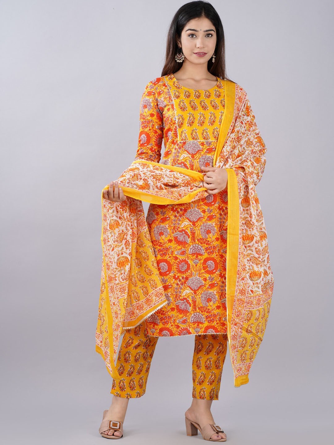 

Glorious Women Yellow Ethnic Motifs Printed Pure Cotton Kurta with Trousers & With Dupatta