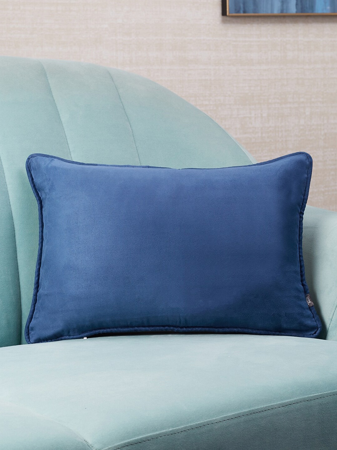 

HomeTown Blue & White Reversible Velvet Rectangle Cushion Cover